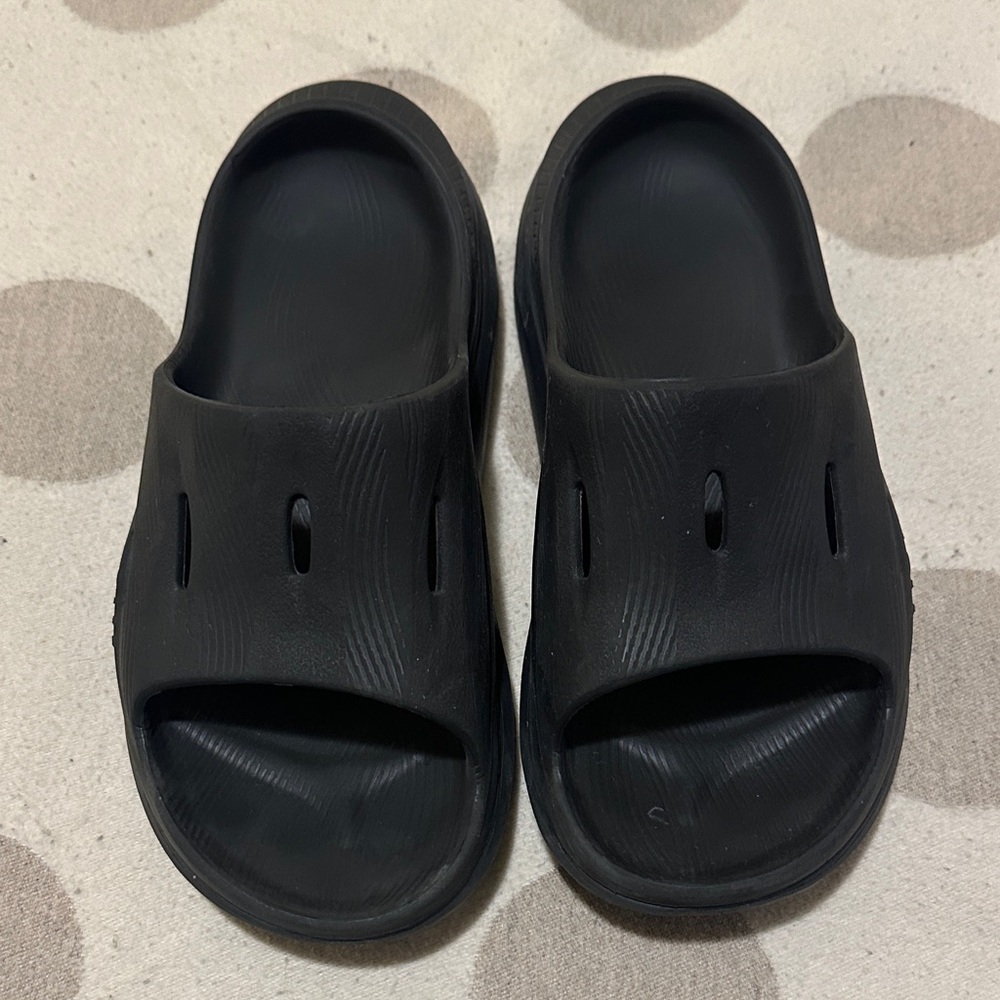 Hoka Ora Recovery Slides 3